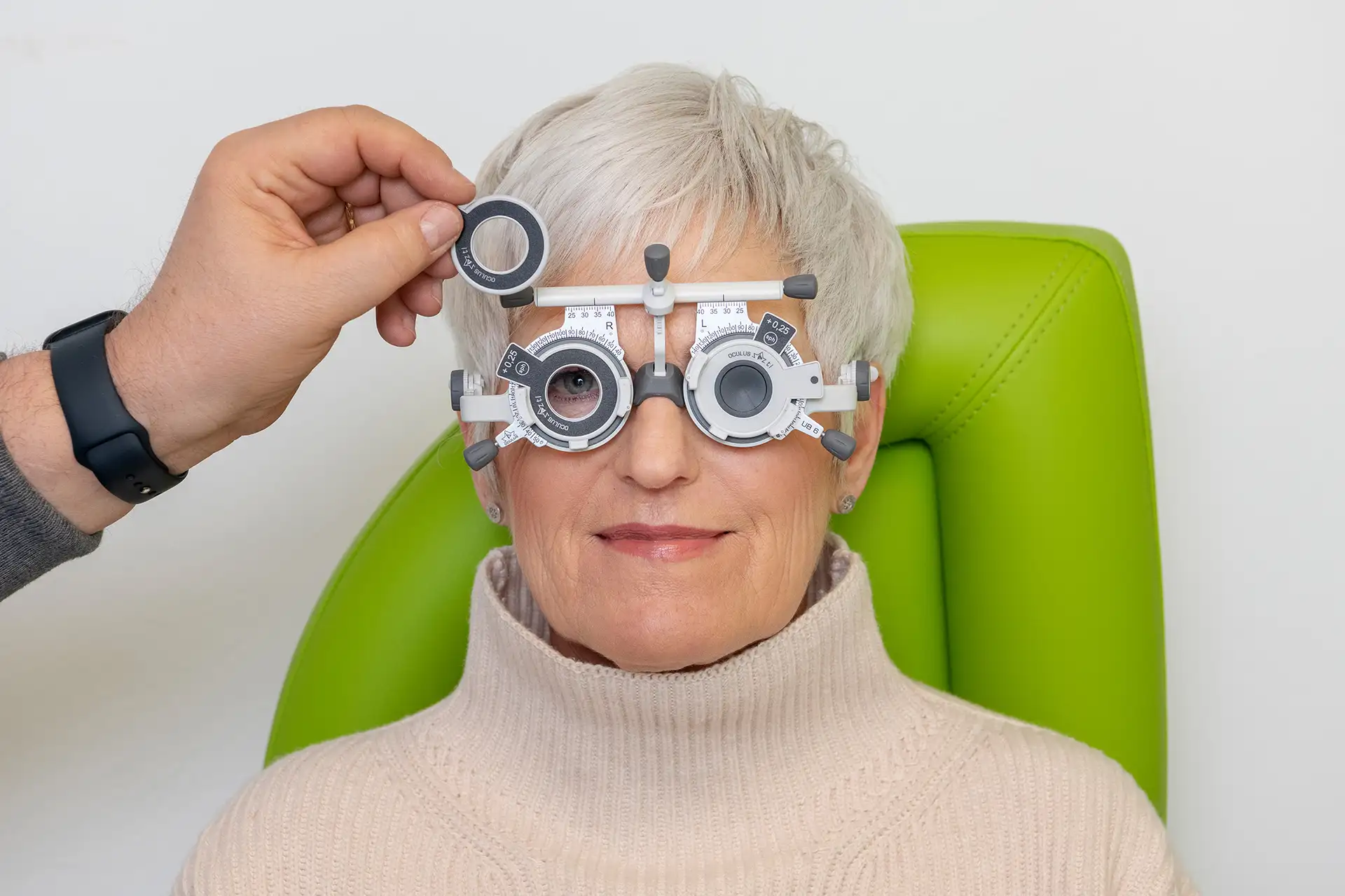 Professionelle Augenprüfung bei Optik Gross in Wolfratshausen